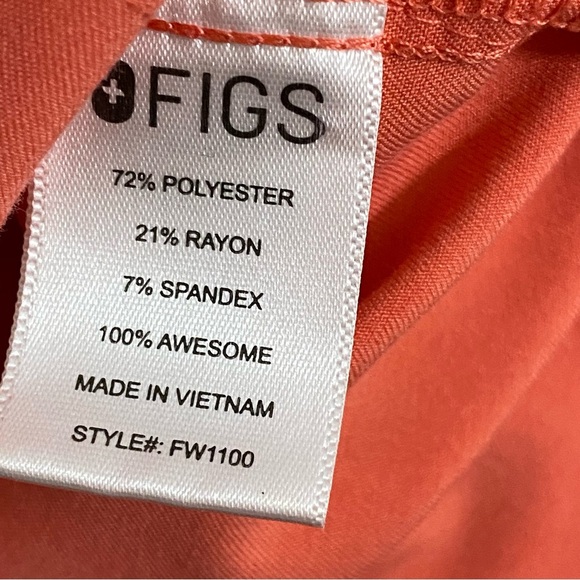 Figs Technical Collection Womans Hot Coral Scrubs Top Pockets Small - Picture 5 of 7